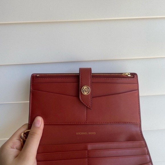 Michael Kors Wallet - Picture 5 of 13